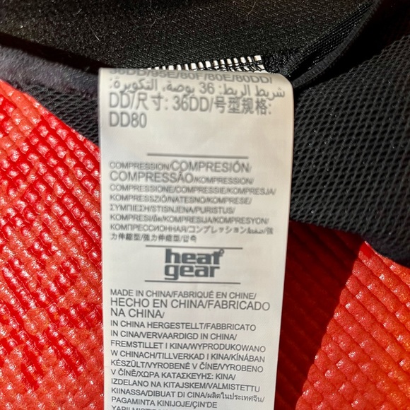 Brand new Under Armour Heat Gear athletic bra, size 36DD. - Picture 5 of 6